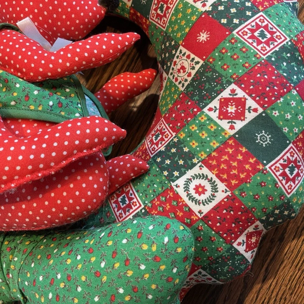 Vintage Handmade CHRISTMAS MOUSE Wreath KITSCHY‎ Fabric Stuffed Plush - EUC
